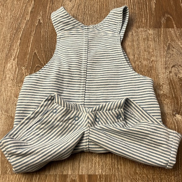 Cute lion overall 9 month size - Picture 3 of 4